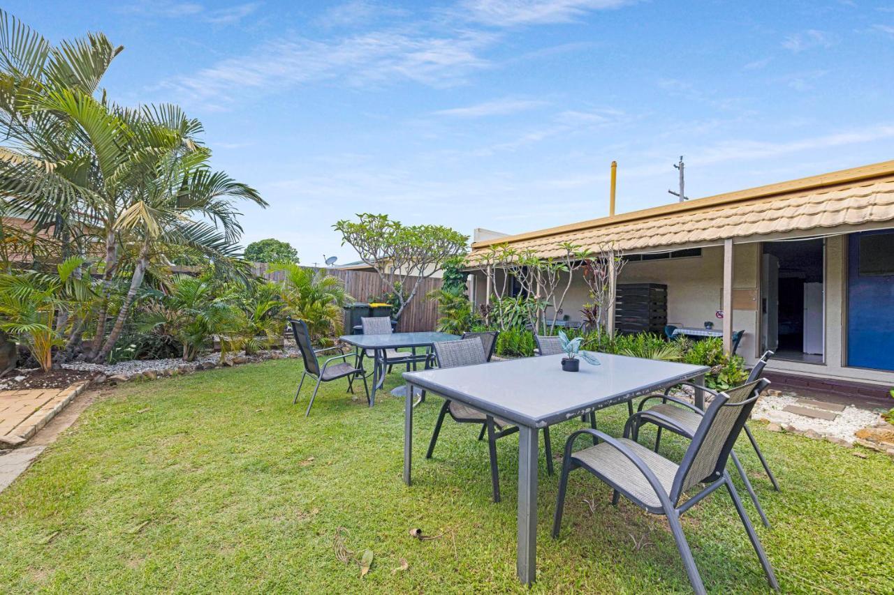 Bundaberg Coral Villa Motor Inn Bagian luar foto