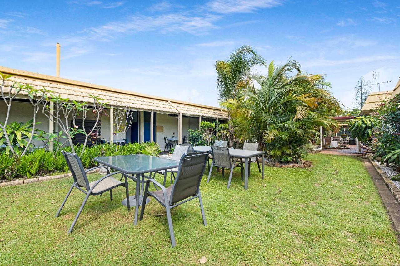 Bundaberg Coral Villa Motor Inn Bagian luar foto