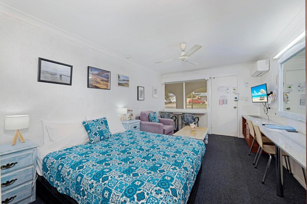 Bundaberg Coral Villa Motor Inn Bagian luar foto