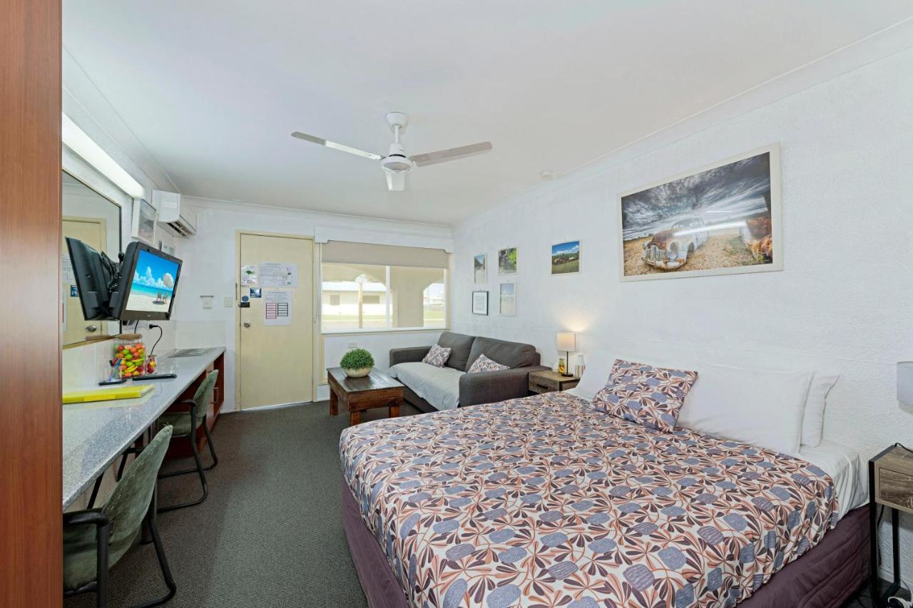Bundaberg Coral Villa Motor Inn Bagian luar foto
