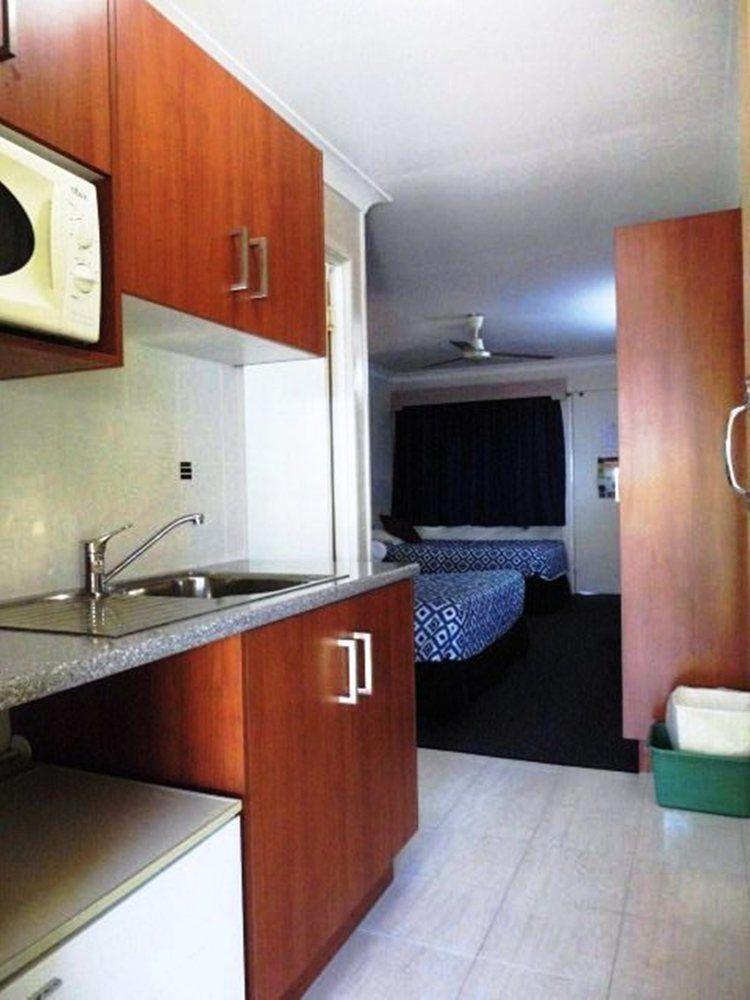 Bundaberg Coral Villa Motor Inn Bagian luar foto