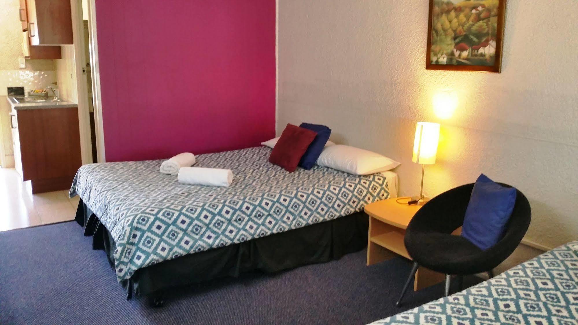 Bundaberg Coral Villa Motor Inn Bagian luar foto