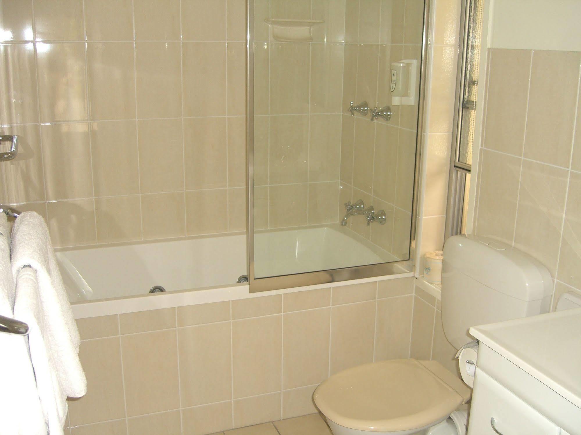 Bundaberg Coral Villa Motor Inn Bagian luar foto
