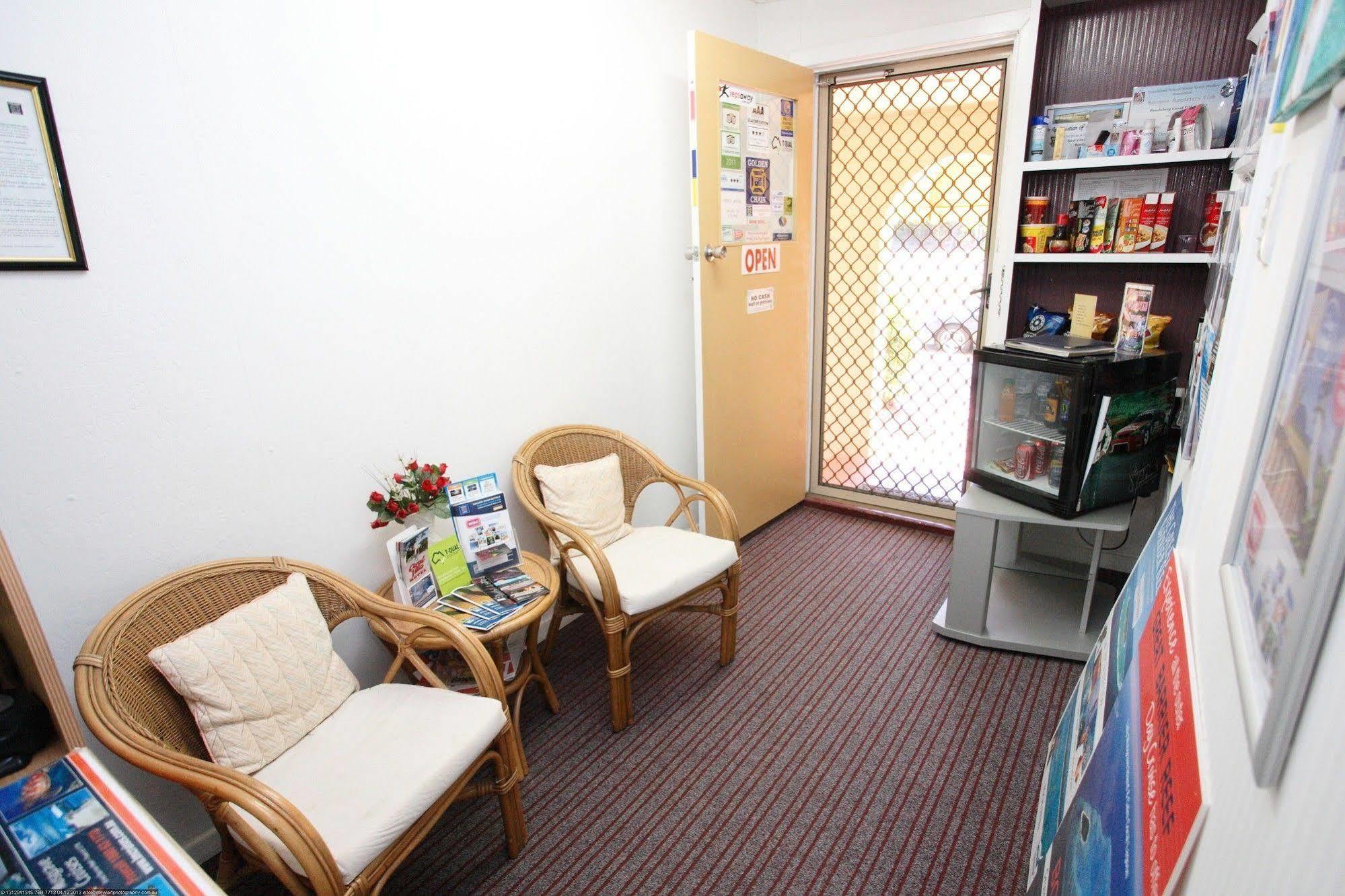 Bundaberg Coral Villa Motor Inn Bagian luar foto