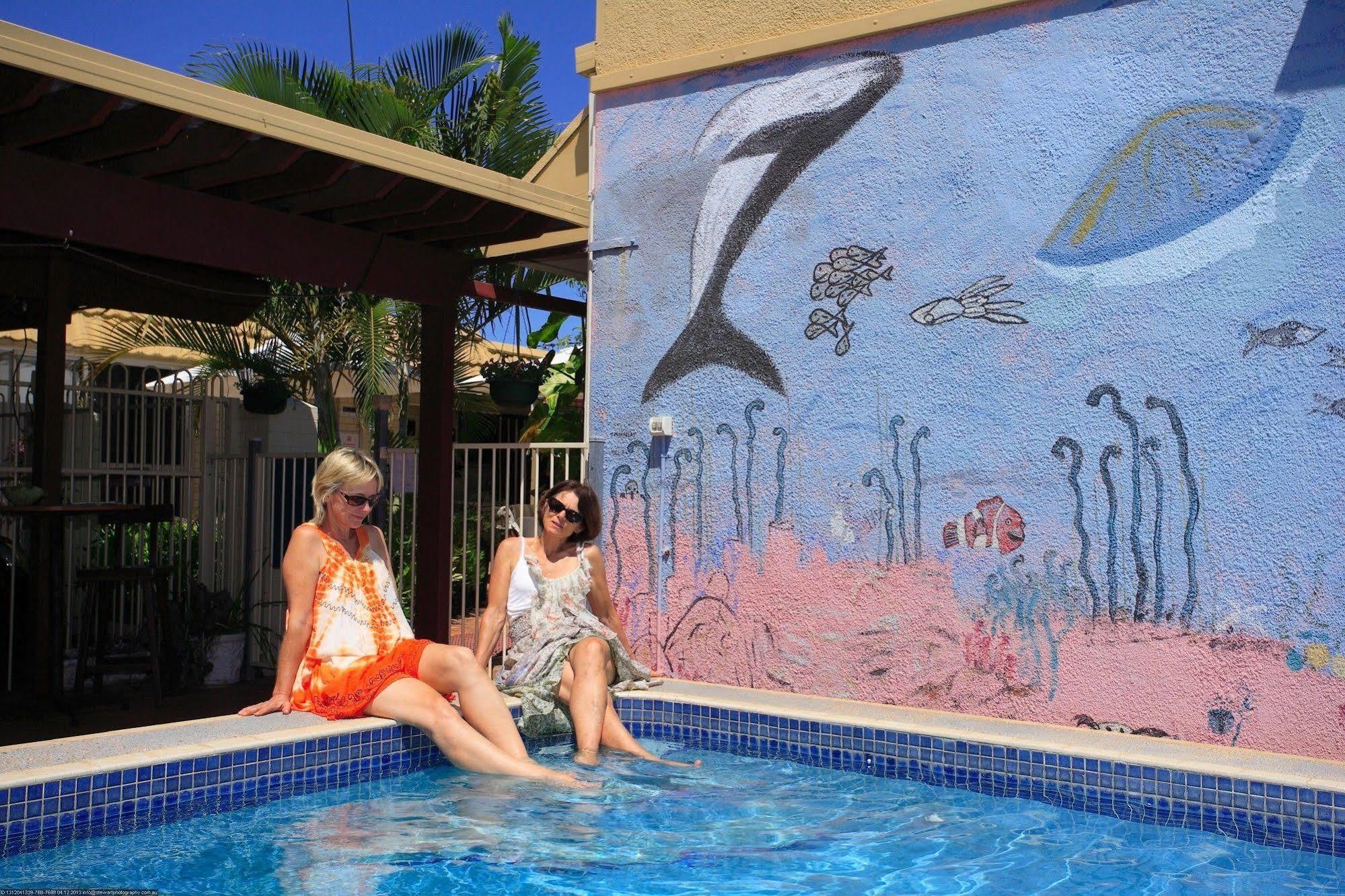 Bundaberg Coral Villa Motor Inn Bagian luar foto