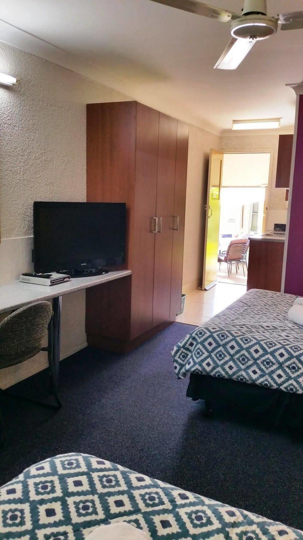 Bundaberg Coral Villa Motor Inn Bagian luar foto