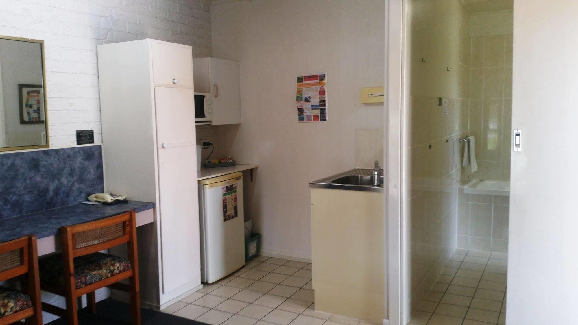 Bundaberg Coral Villa Motor Inn Bagian luar foto