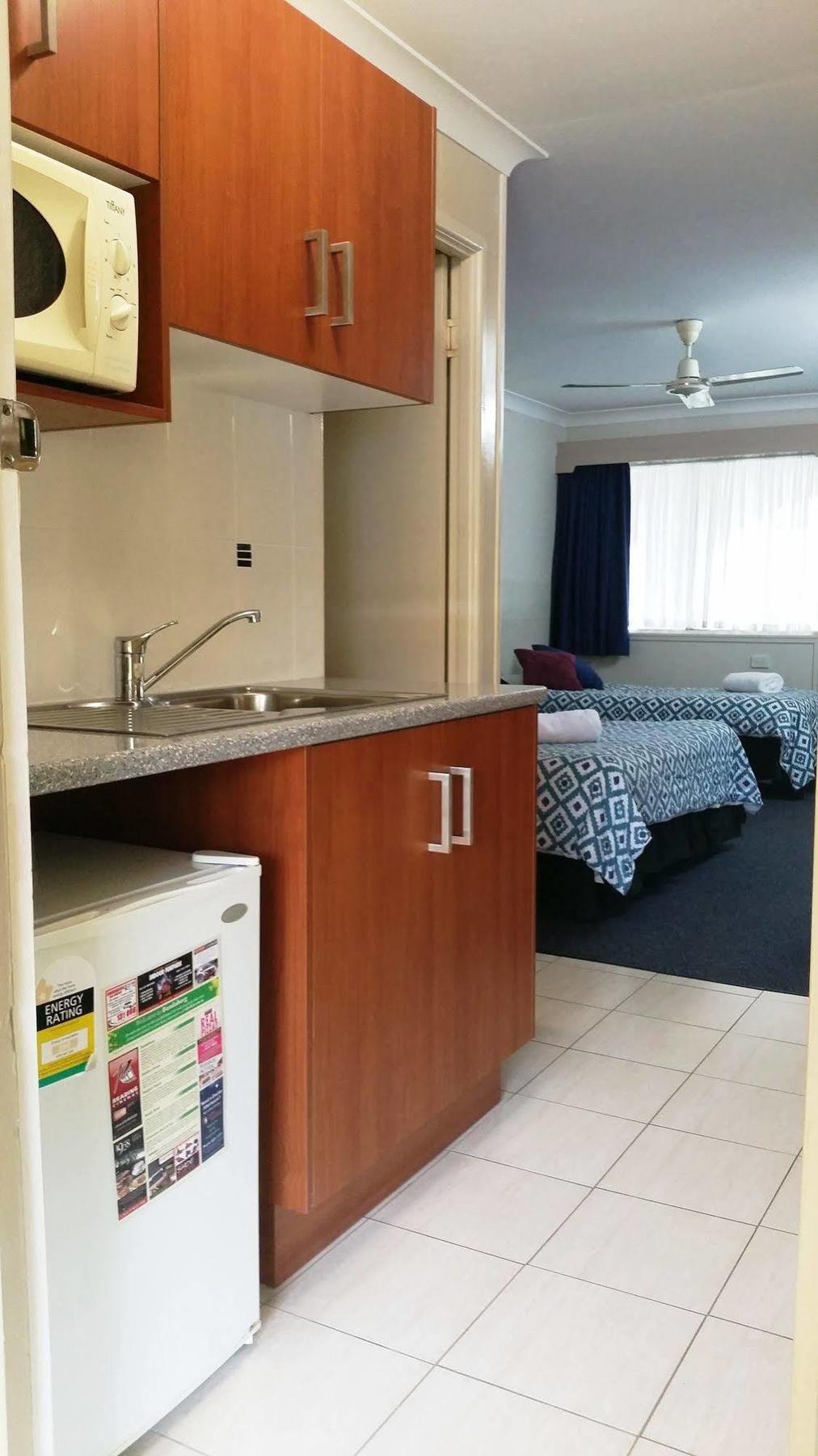 Bundaberg Coral Villa Motor Inn Bagian luar foto