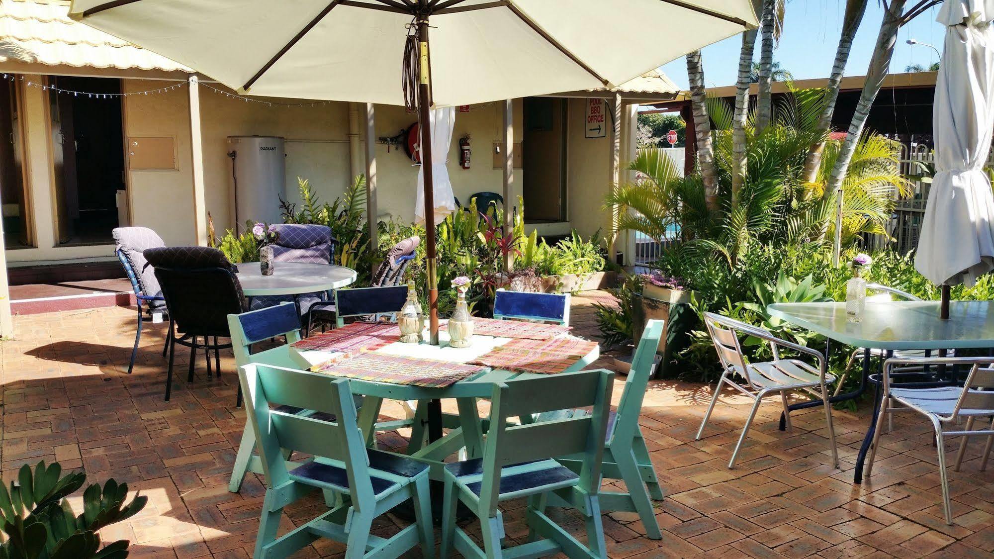 Bundaberg Coral Villa Motor Inn Bagian luar foto