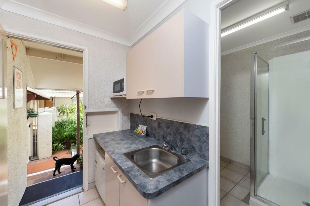 Bundaberg Coral Villa Motor Inn Bagian luar foto